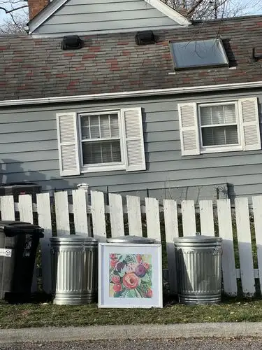 Curbside art: a surprising pop of color.